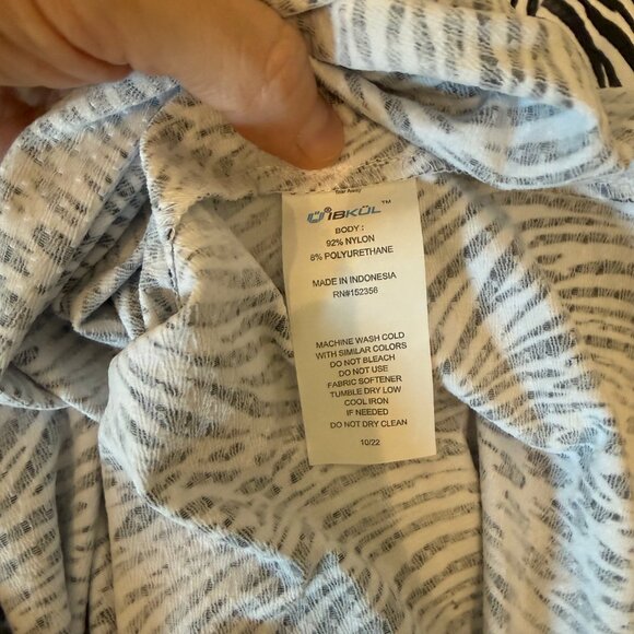 IBKUL Alena Black/White Short Sleeve Zip Mock Neck Top, NWT, Size M - Picture 5 of 5